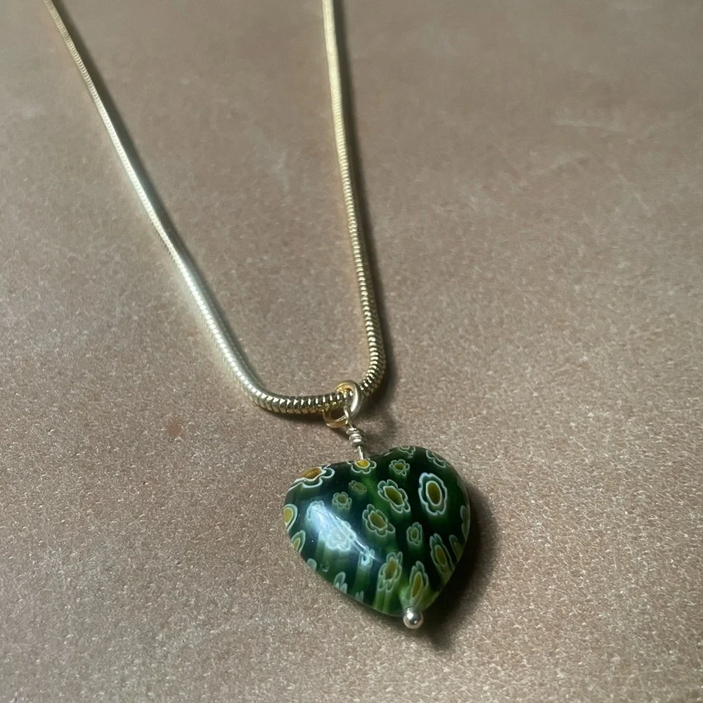 ๐ Green Heart Italian Millefiori glass bead snake chain necklace gold brass - Picture 4 of 7